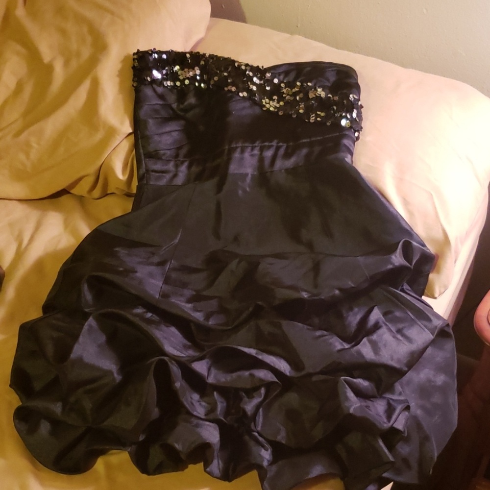 Black homecoming strapless dress